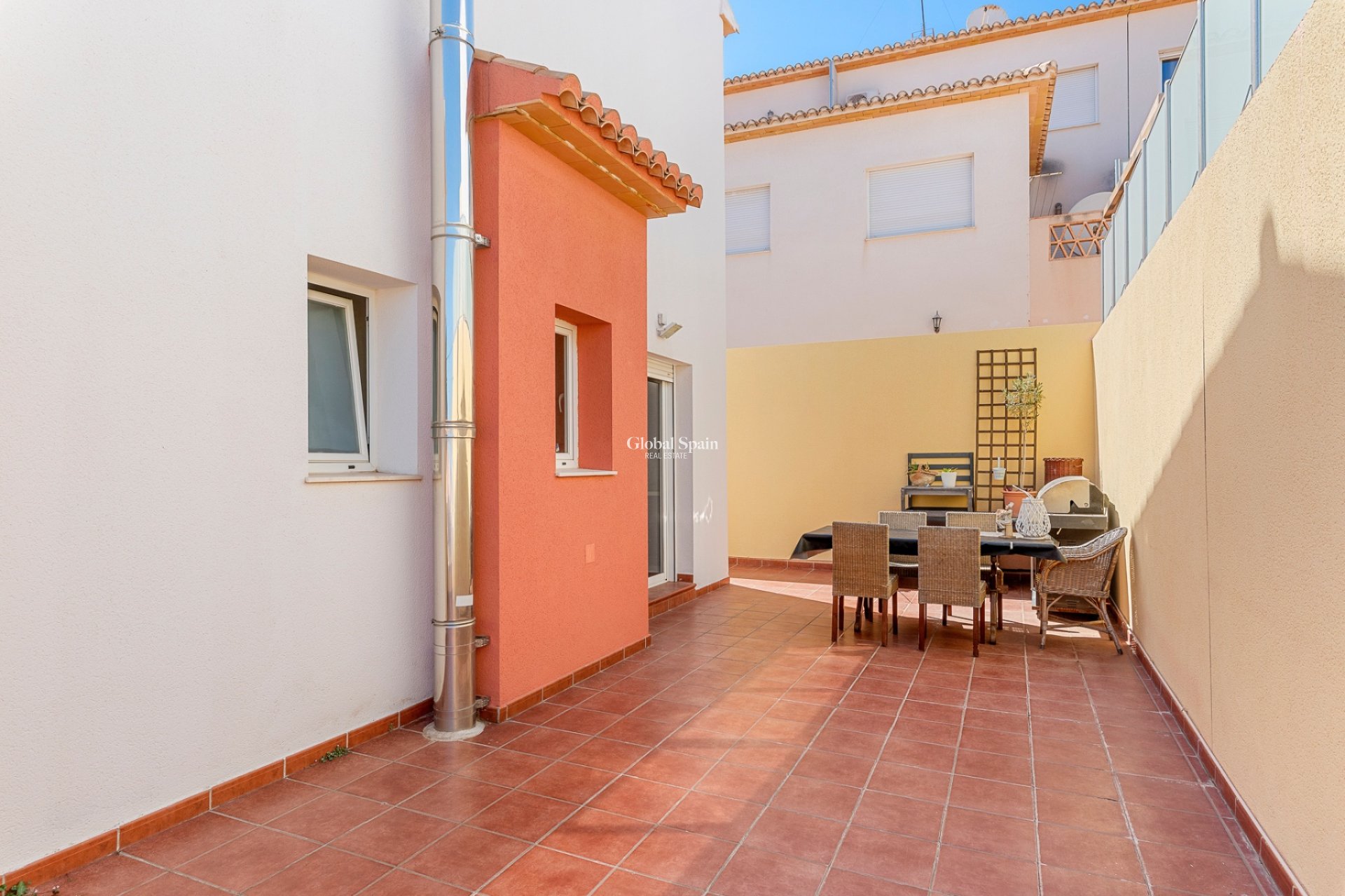 Resale - VILLA -
ALFAZ DEL PI