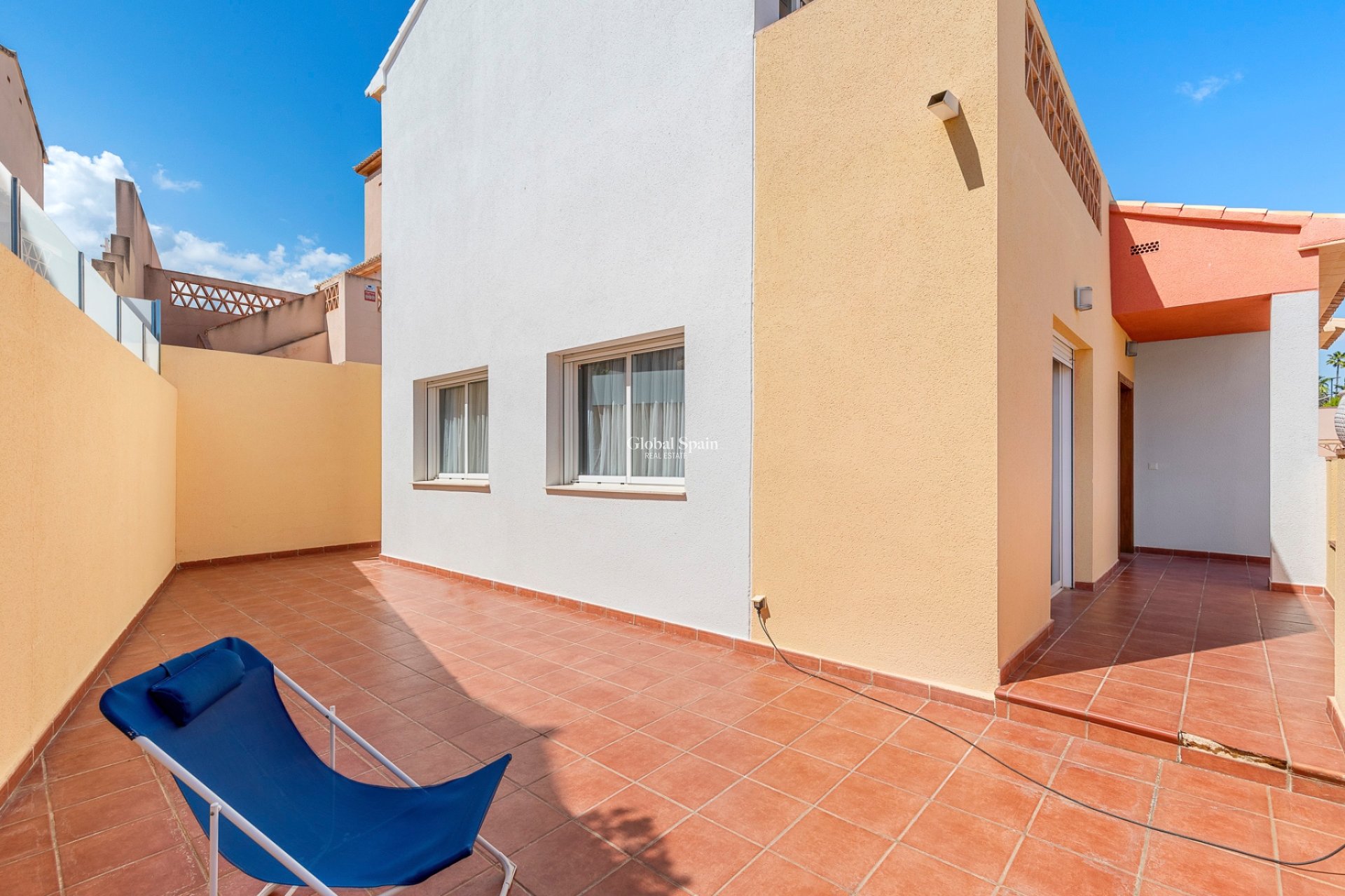 Resale - VILLA -
ALFAZ DEL PI
