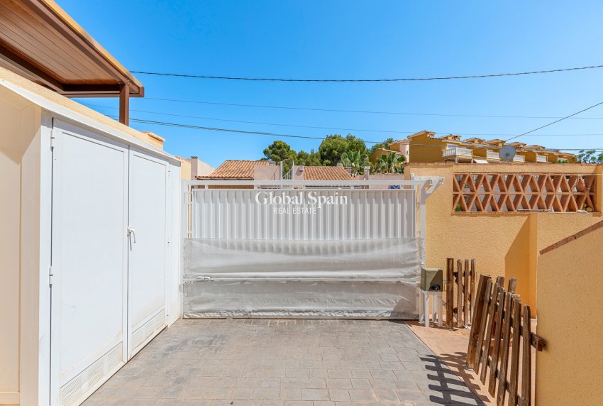 Resale - VILLA -
ALFAZ DEL PI