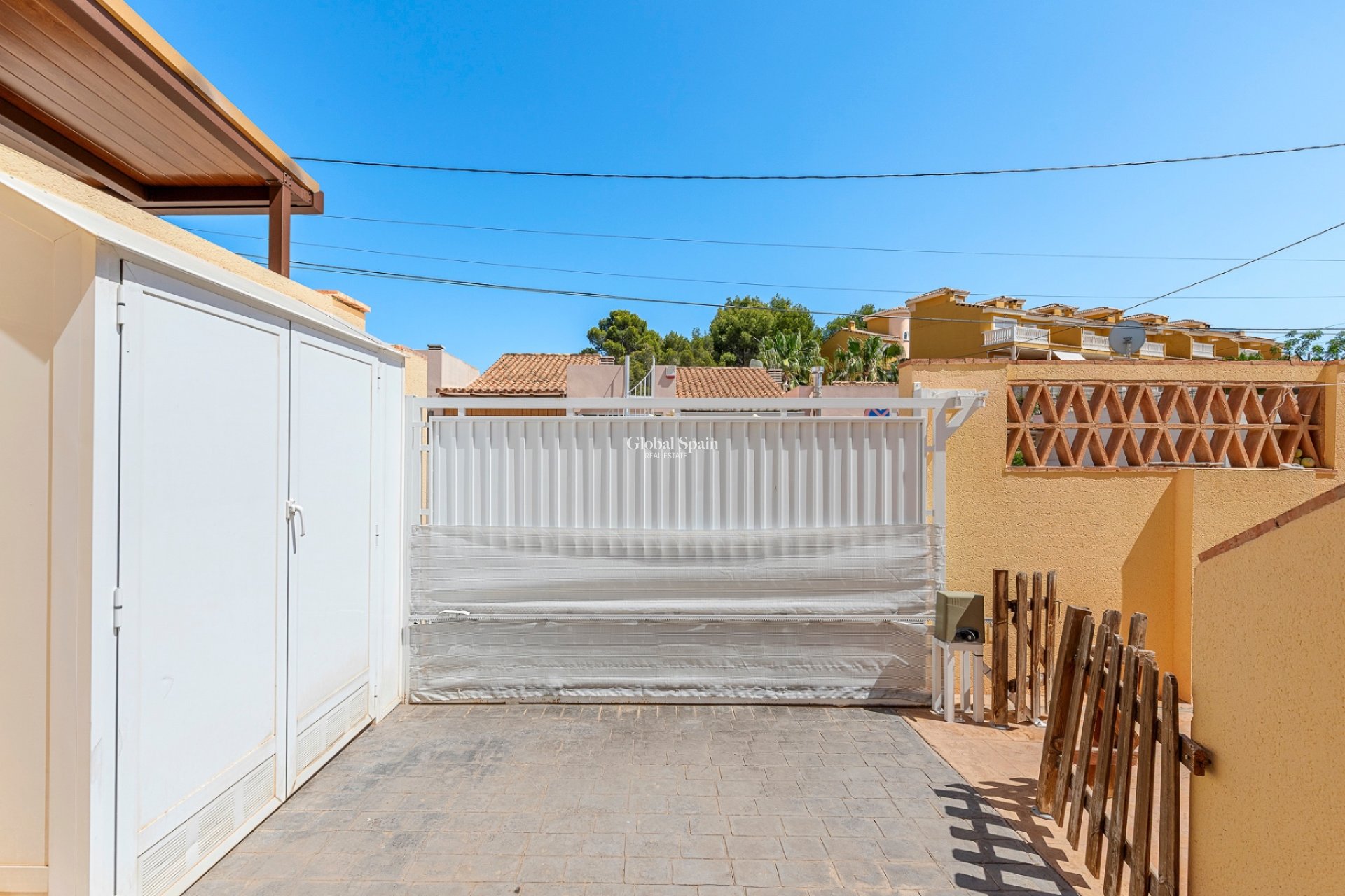 Resale - VILLA -
ALFAZ DEL PI