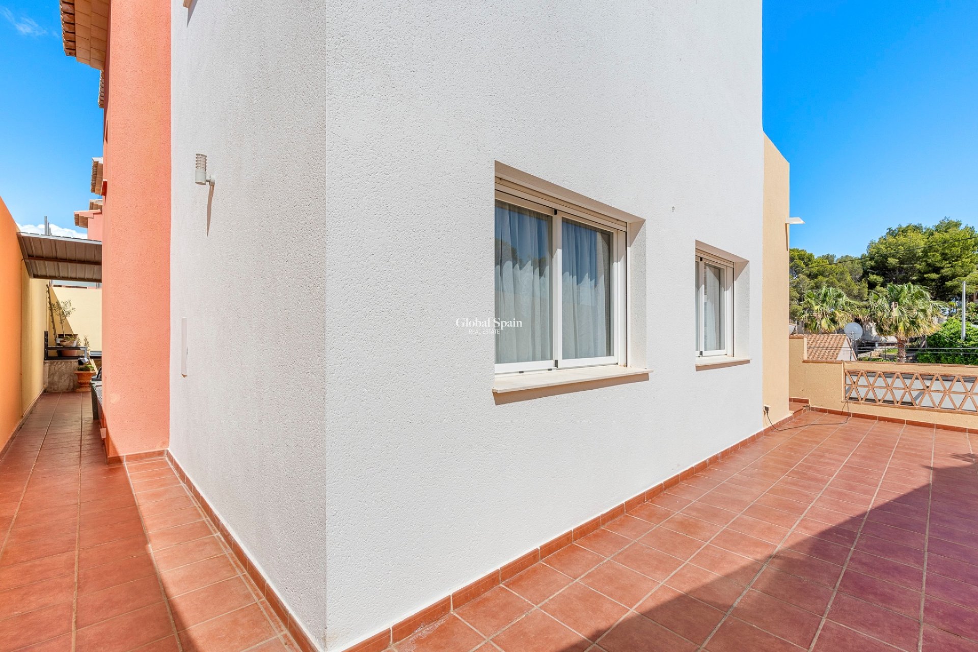 Resale - VILLA -
ALFAZ DEL PI