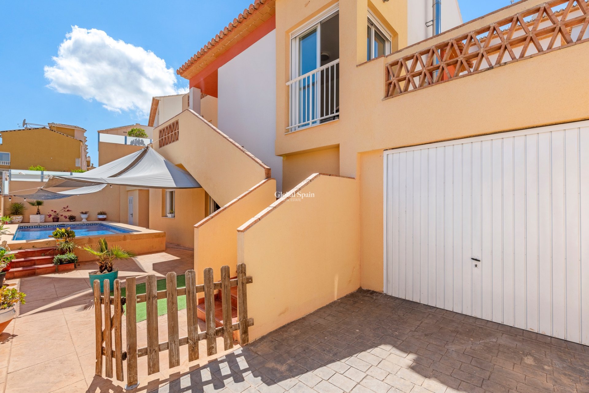 Resale - VILLA -
ALFAZ DEL PI