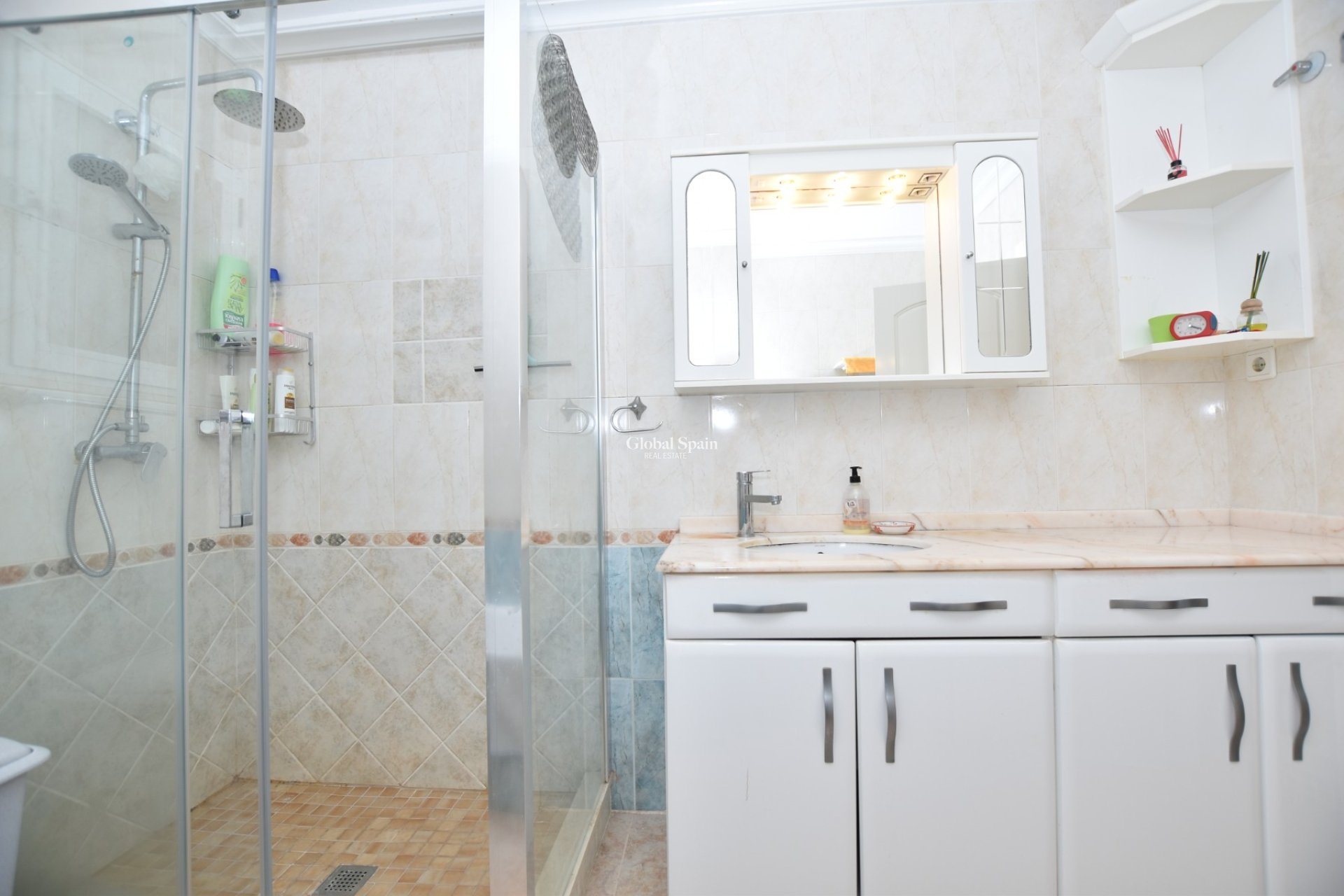 Resale - VILLA -
ALGORFA - Inland