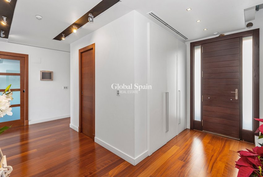 Resale - VILLA -
ALGORFA - Inland