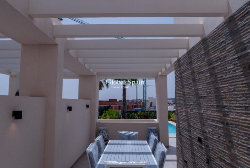 Resale - VILLA -
ALGORFA - Inland