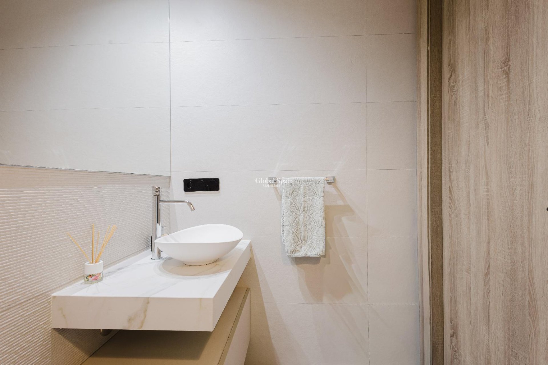 Resale - VILLA -
ALGORFA - Inland