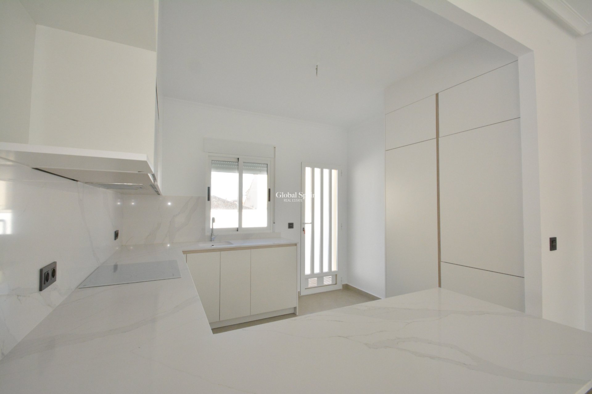 Resale - VILLA -
ALGORFA - Inland