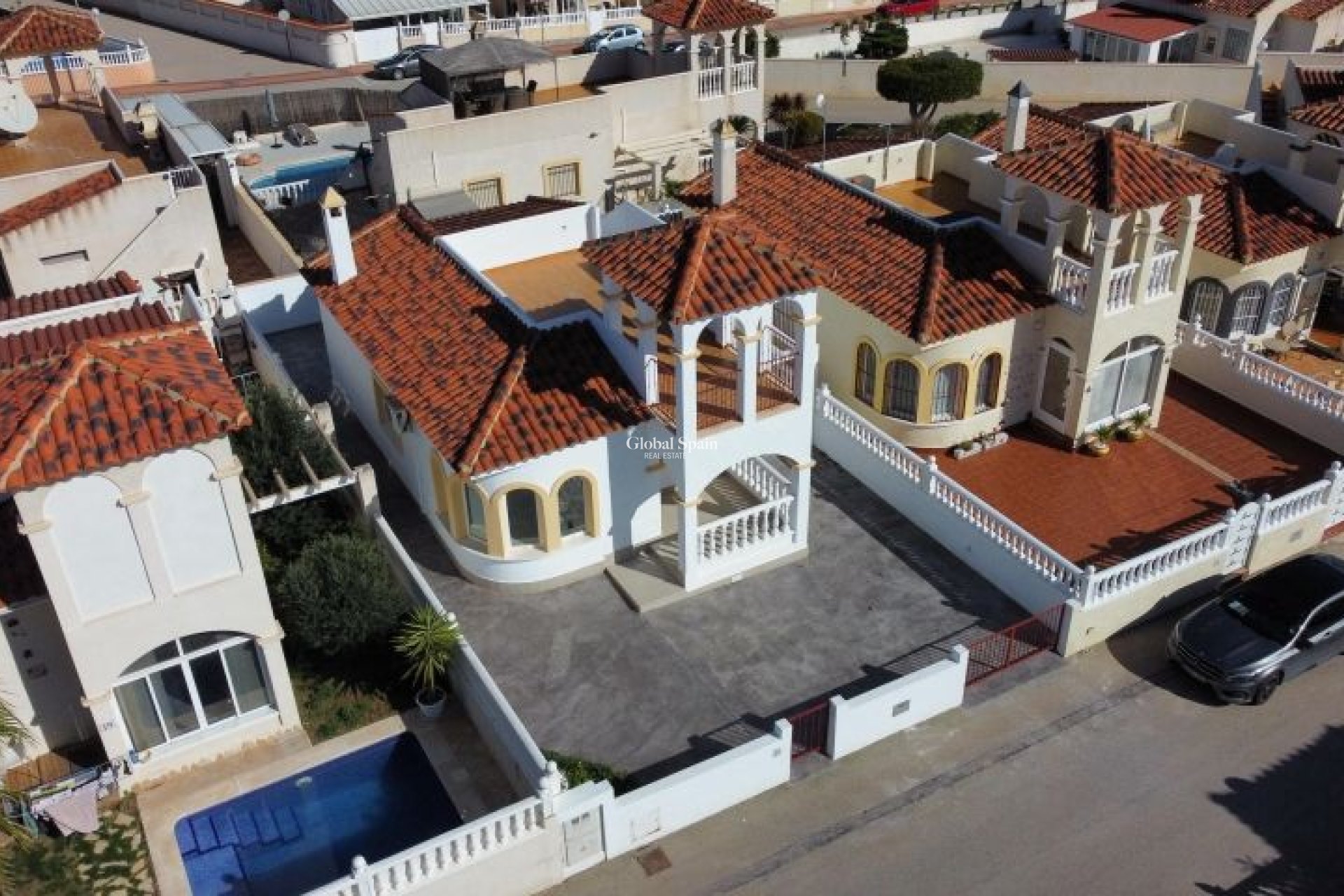 Resale - VILLA -
ALGORFA - Inland