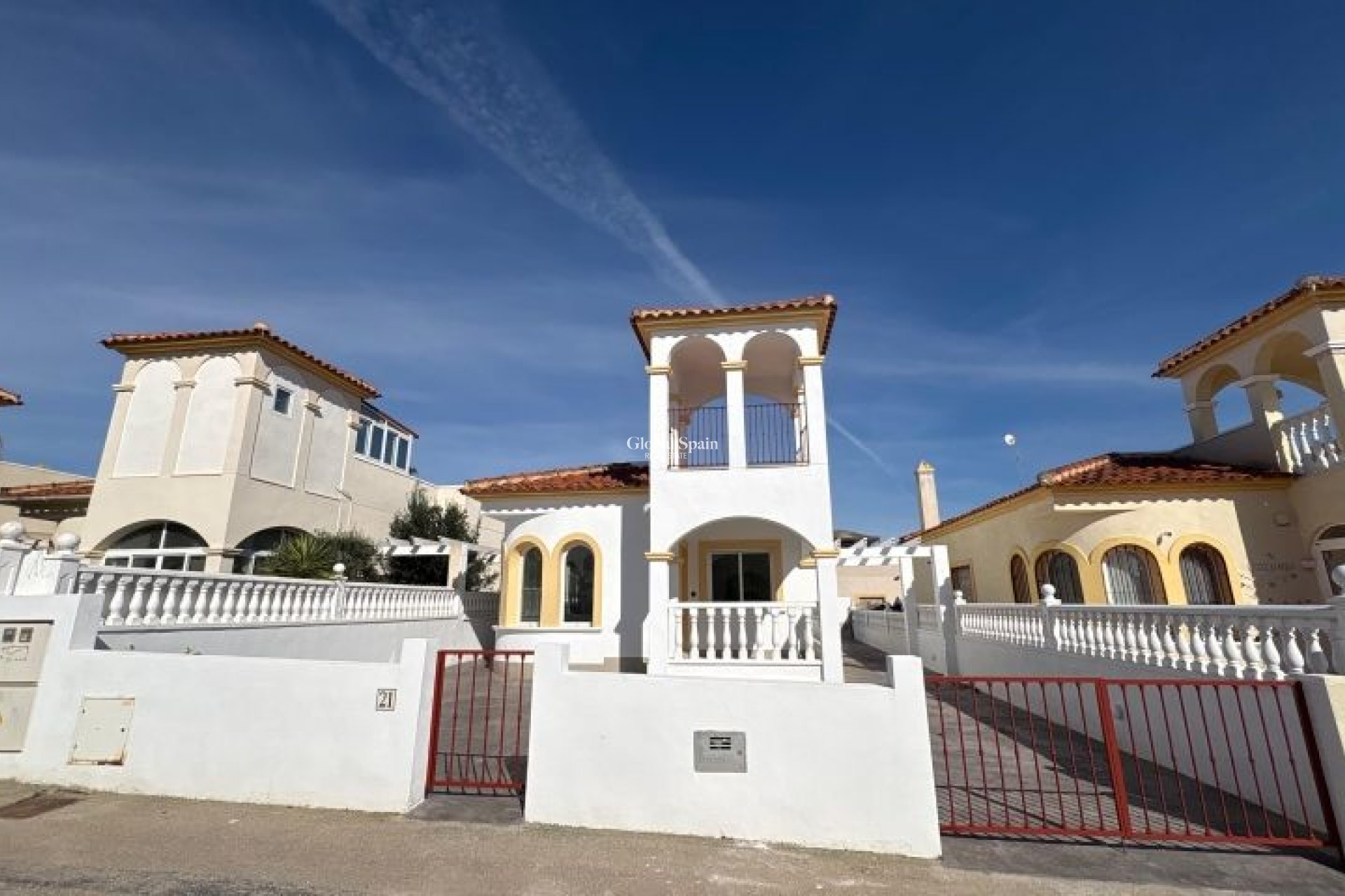 Resale - VILLA -
ALGORFA - Inland