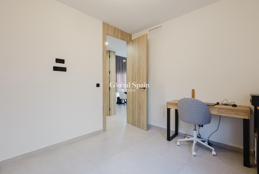 Resale - VILLA -
ALGORFA - Inland