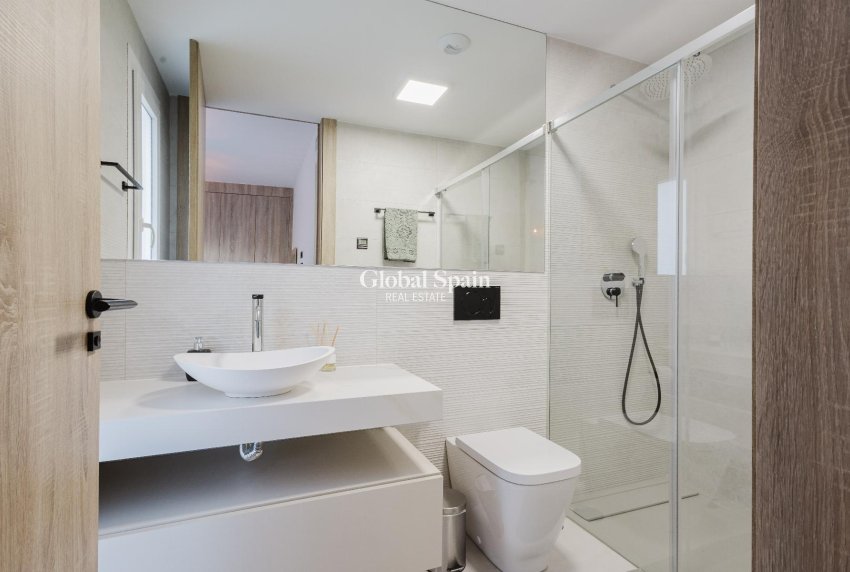 Resale - VILLA -
ALGORFA - Inland