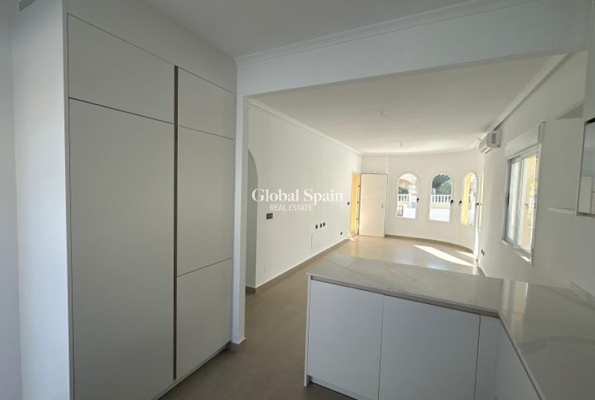 Resale - VILLA -
ALGORFA - Inland