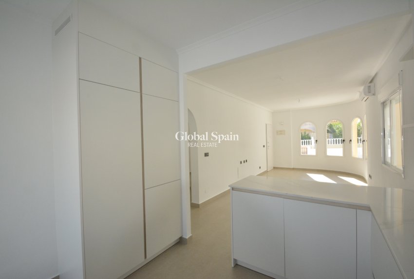 Resale - VILLA -
ALGORFA - Inland