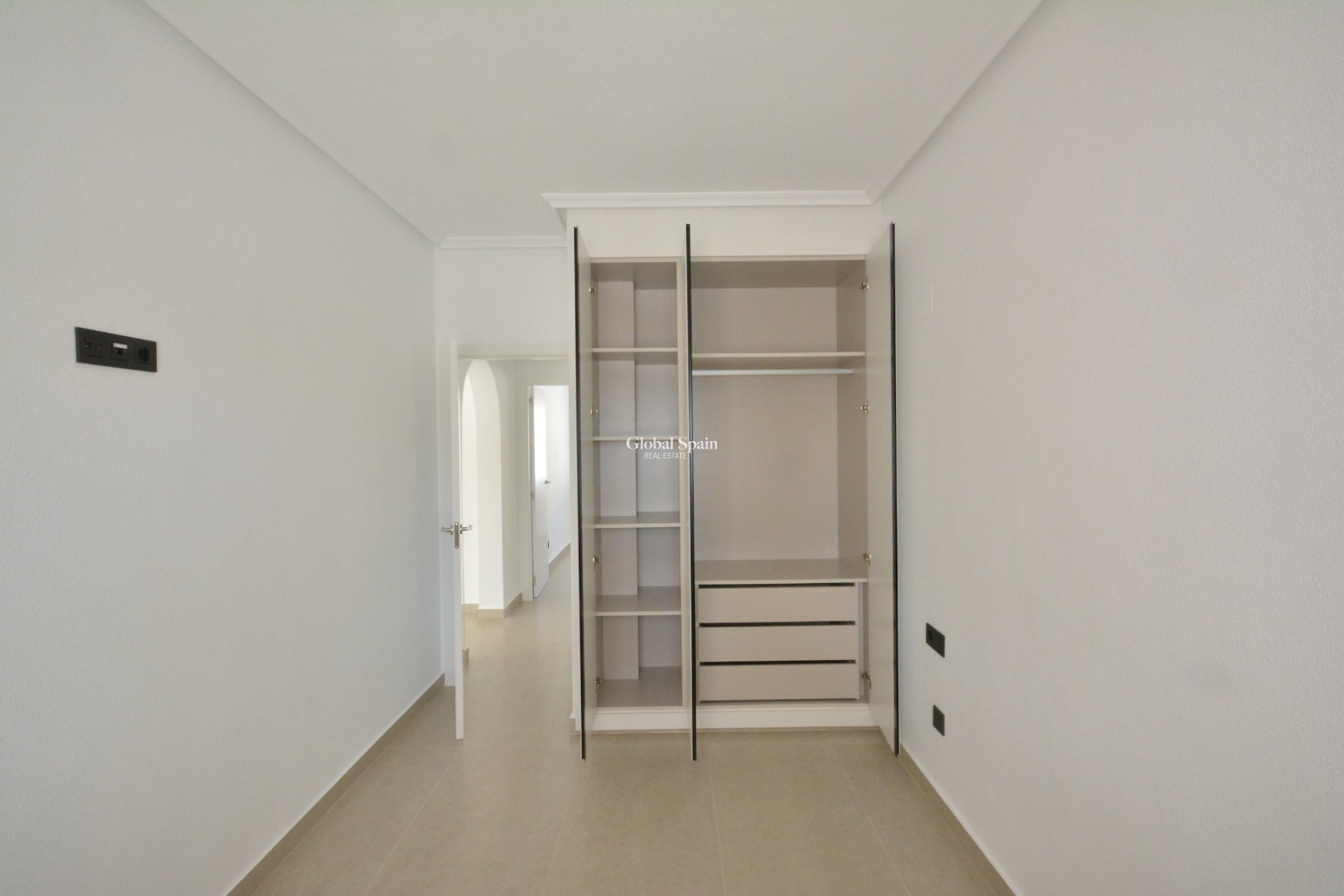 Resale - VILLA -
ALGORFA - Inland