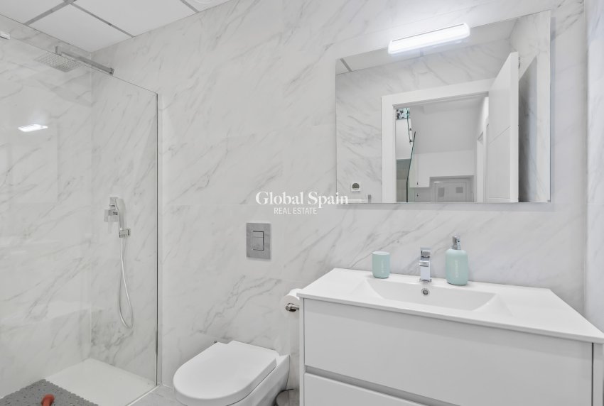 Resale - VILLA -
ALGORFA - Inland