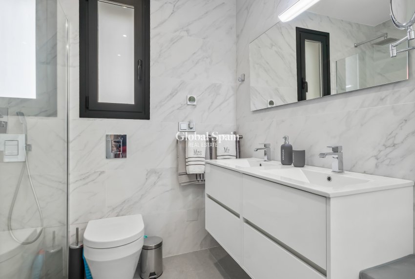 Resale - VILLA -
ALGORFA - Inland