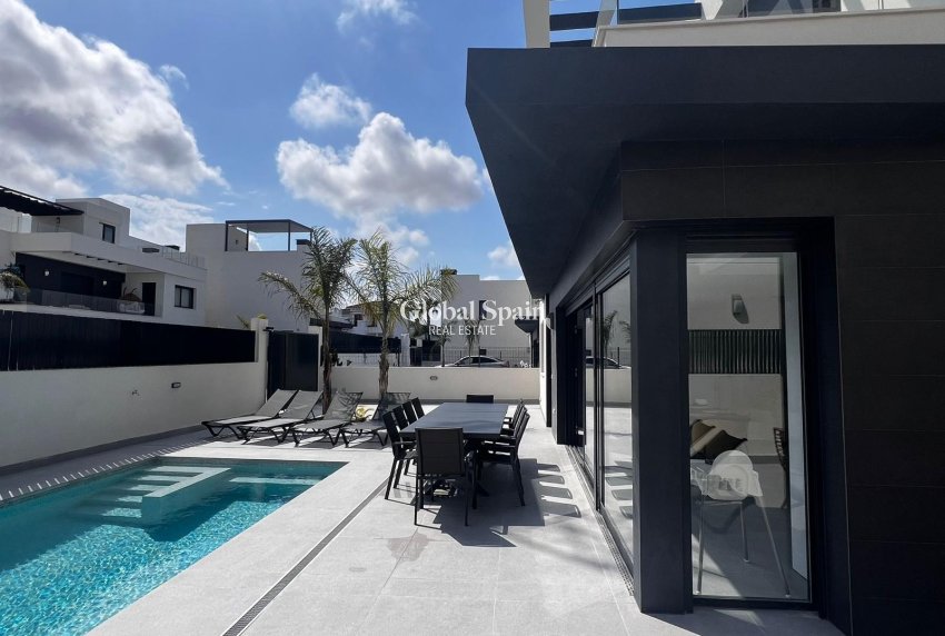 Resale - VILLA -
ALGORFA - Inland