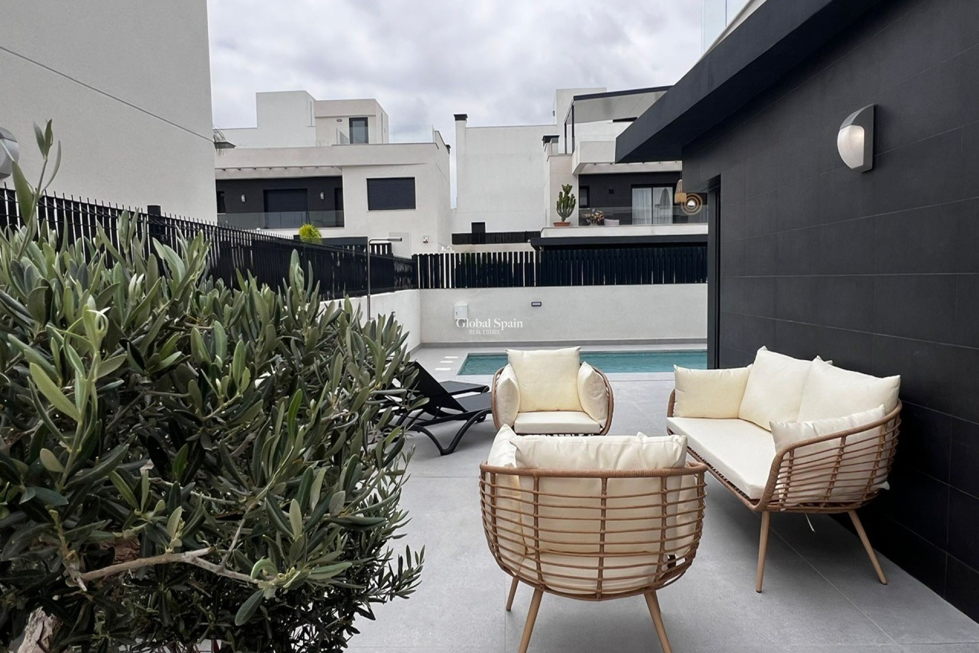 Resale - VILLA -
ALGORFA - Inland