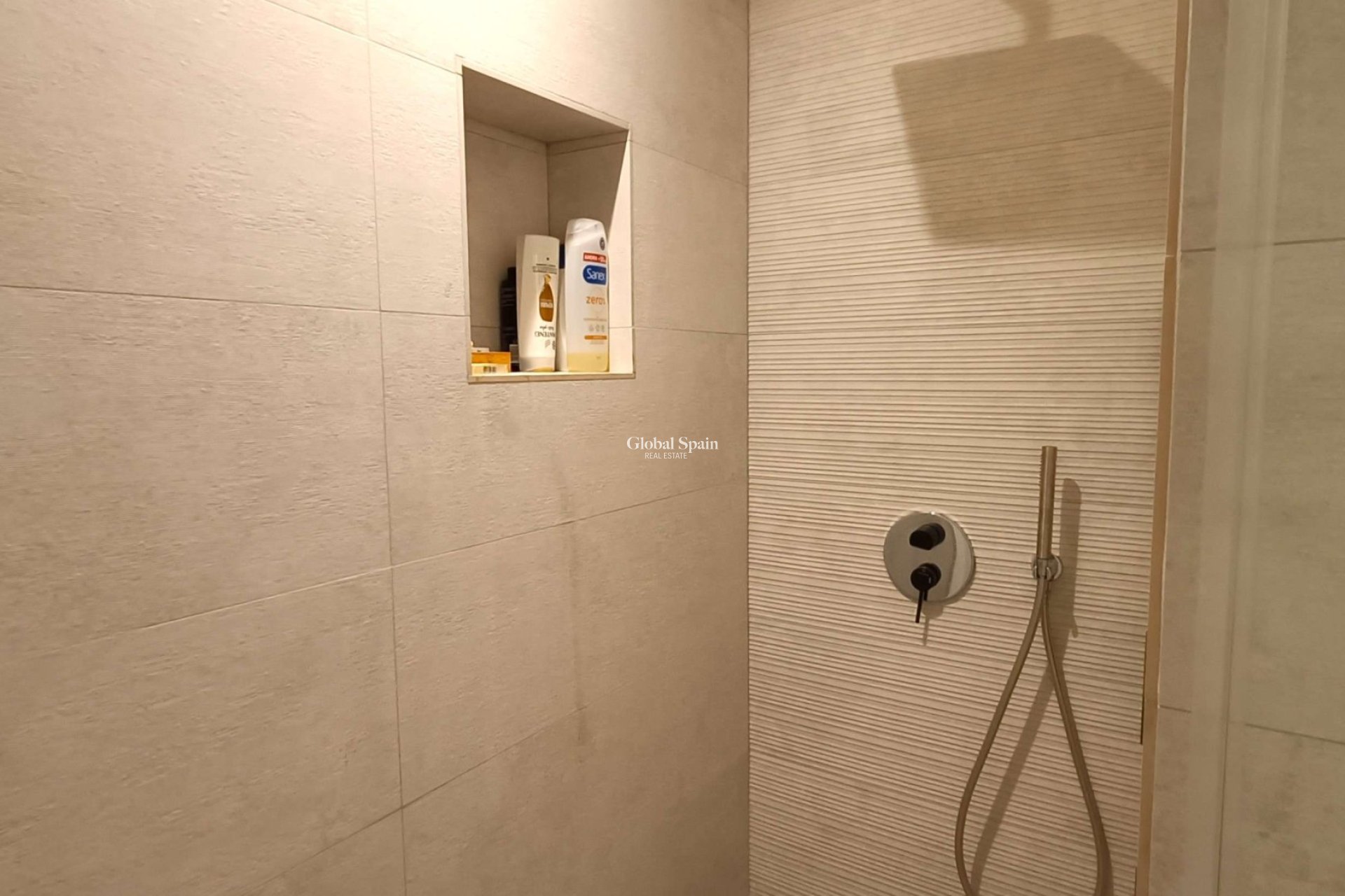 Resale - VILLA -
ALGORFA - Inland