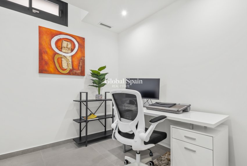 Resale - VILLA -
ALGORFA - Inland