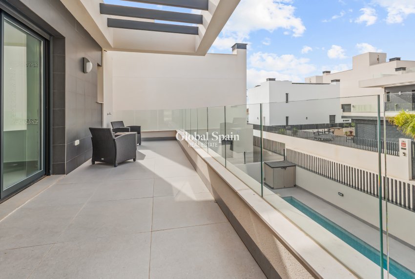 Resale - VILLA -
ALGORFA - Inland