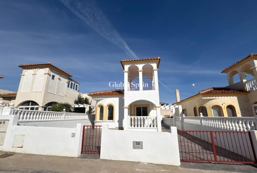 Resale - VILLA -
ALGORFA - Inland