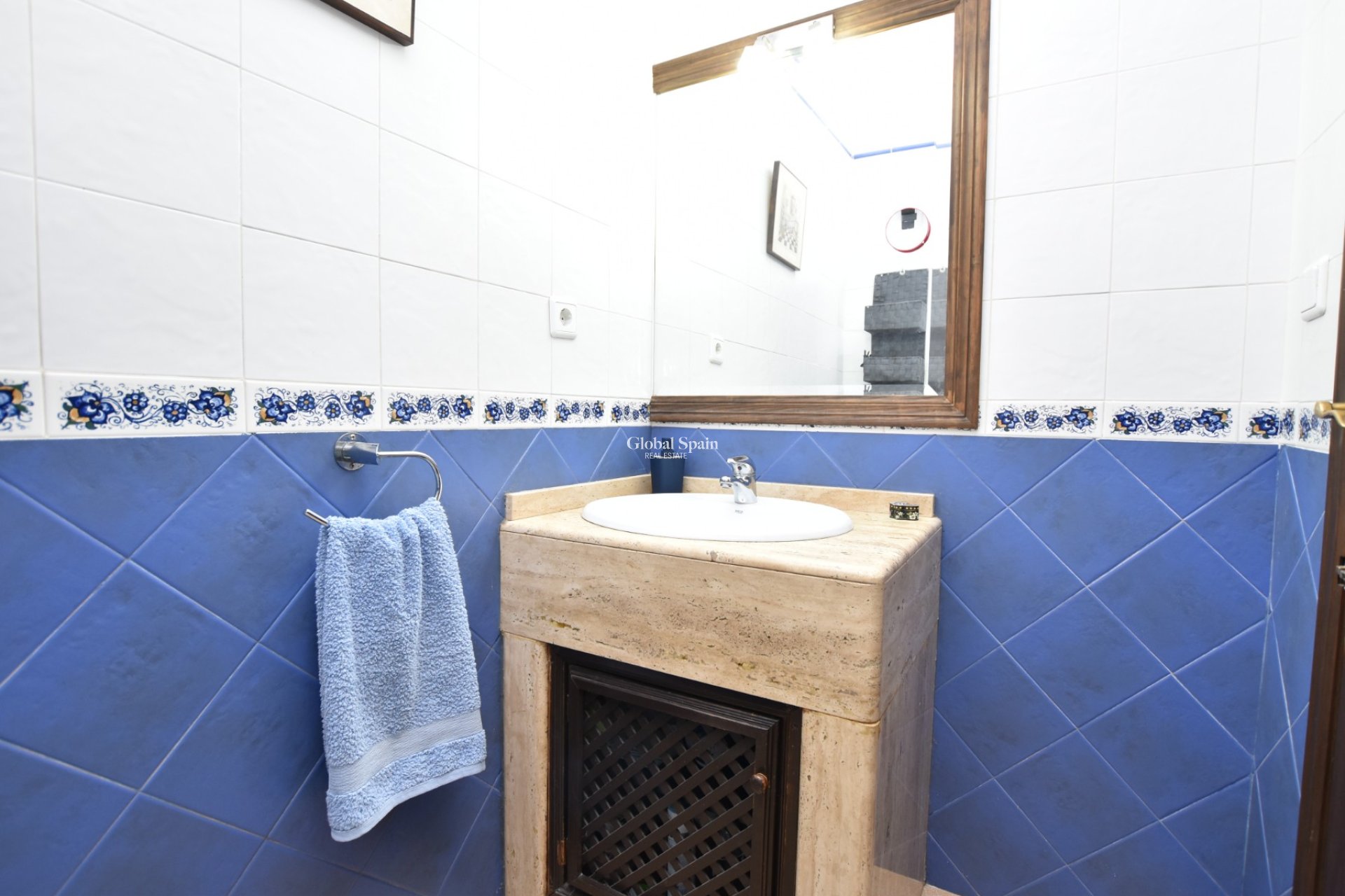 Resale - VILLA -
ALGORFA - Inland