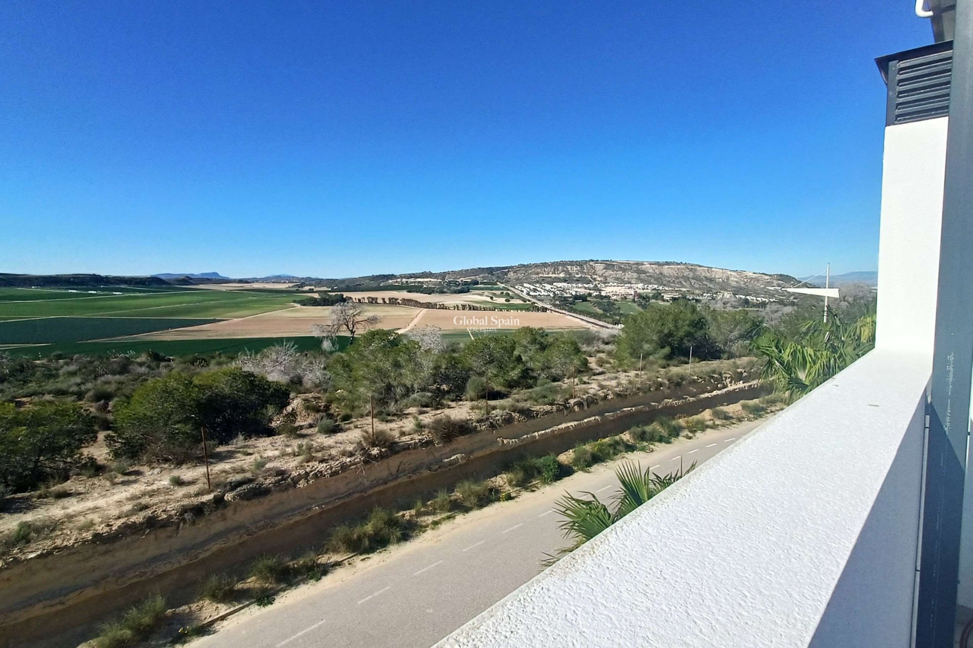 Resale - VILLA -
ALGORFA - Inland