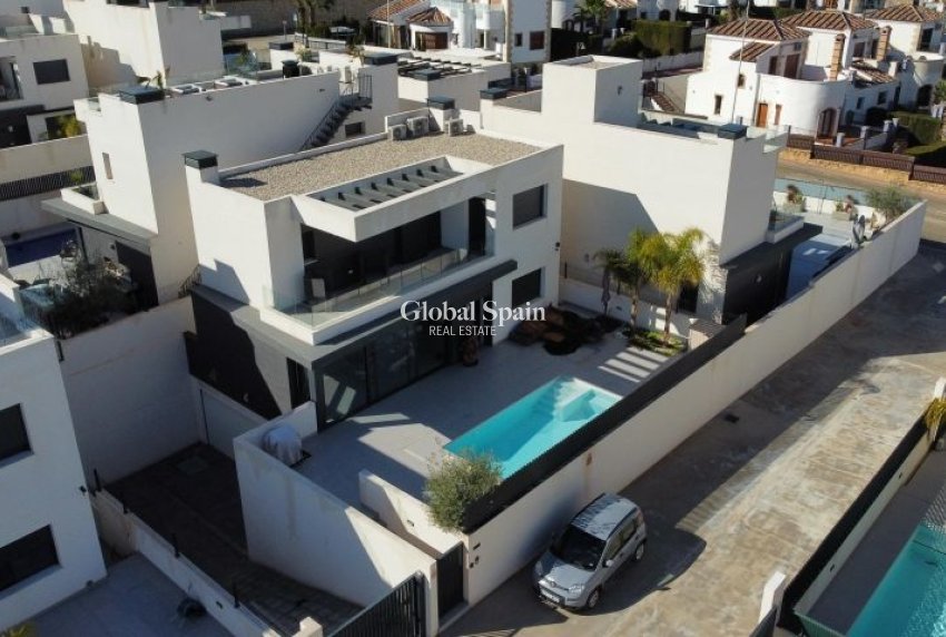 Resale - VILLA -
ALGORFA - Inland
