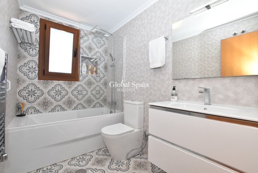 Resale - VILLA -
ALGORFA - Inland