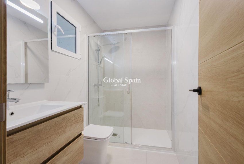 Resale - VILLA -
ALGORFA - Inland