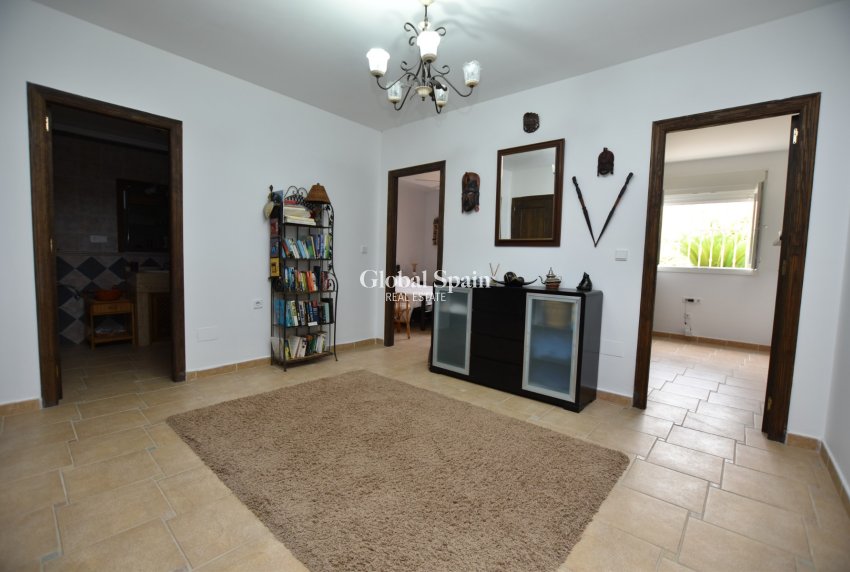 Resale - VILLA -
ALGORFA - Inland