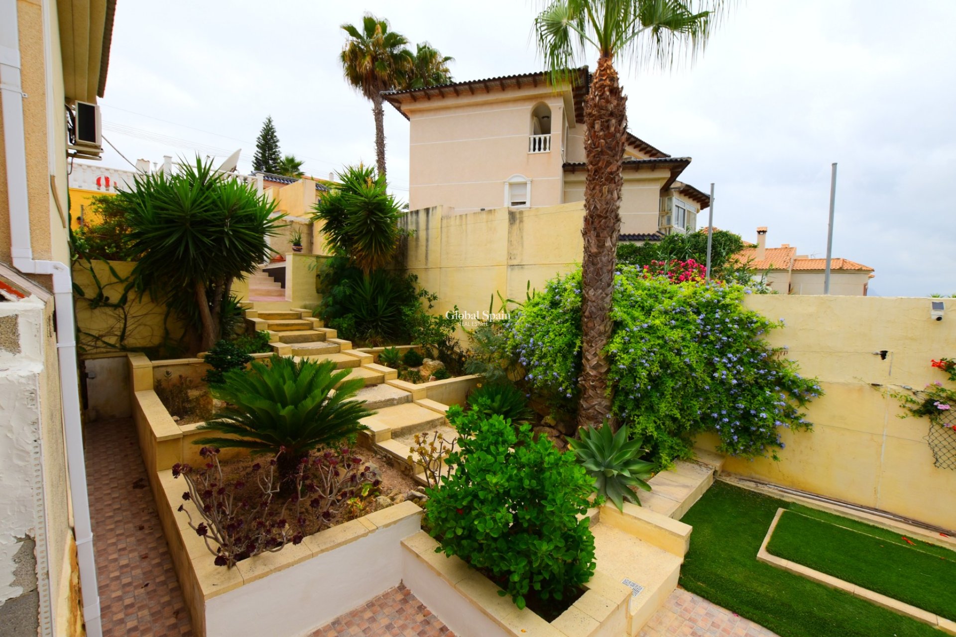Resale - VILLA -
ALGORFA - Inland