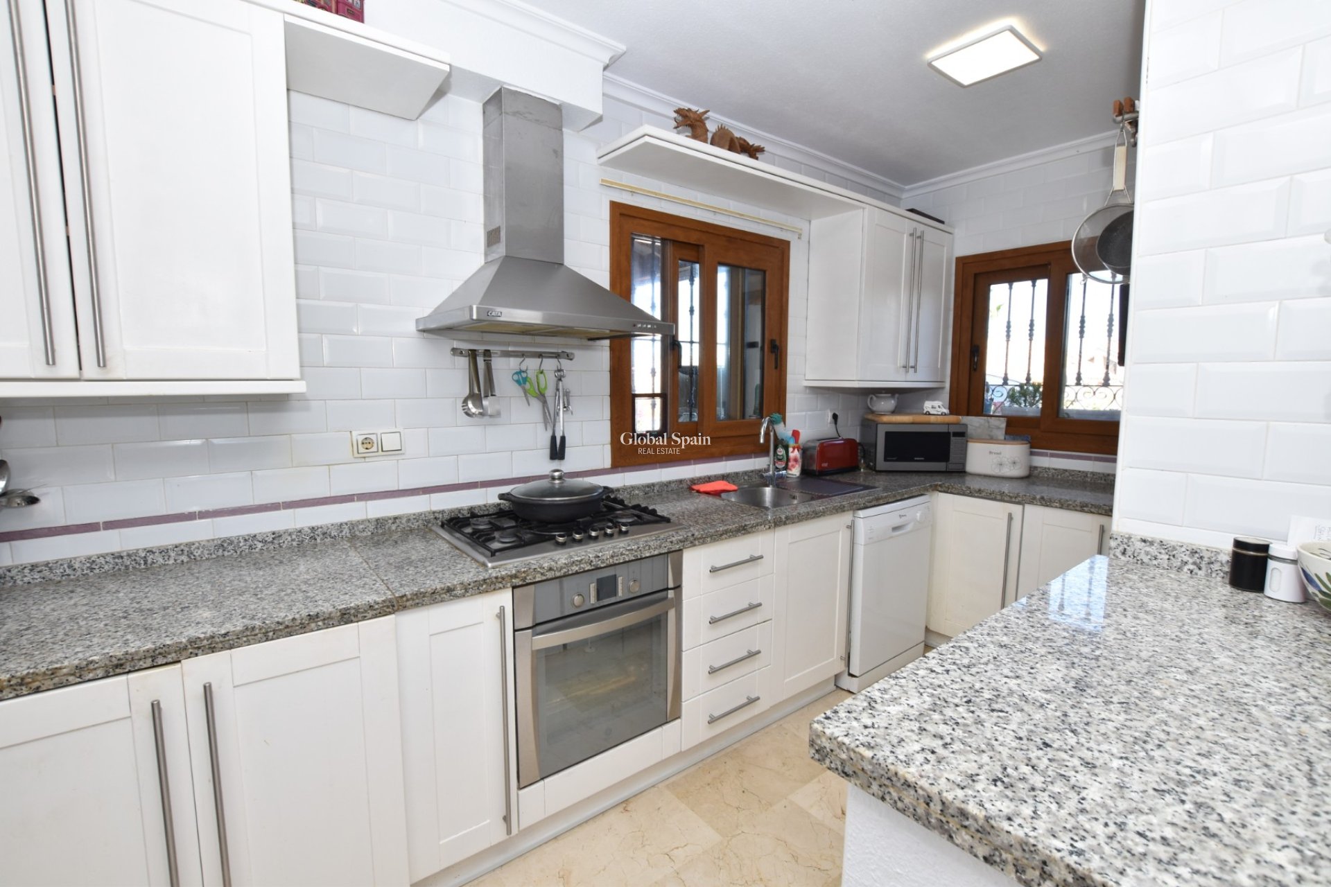 Resale - VILLA -
ALGORFA - Inland