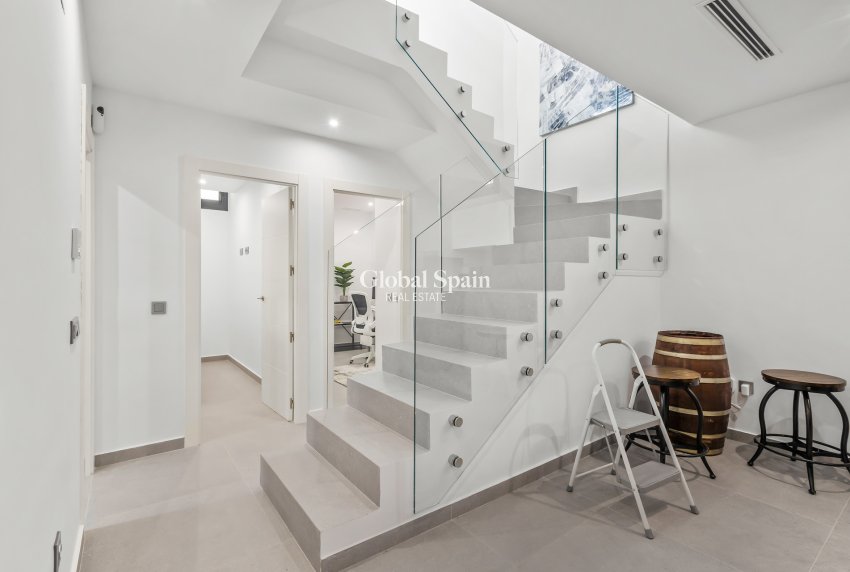 Resale - VILLA -
ALGORFA - Inland