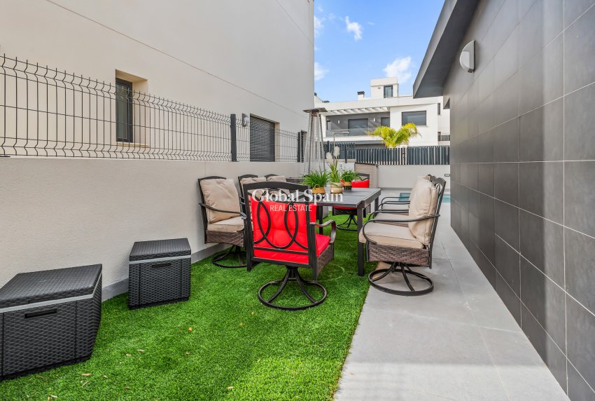 Resale - VILLA -
ALGORFA - Inland