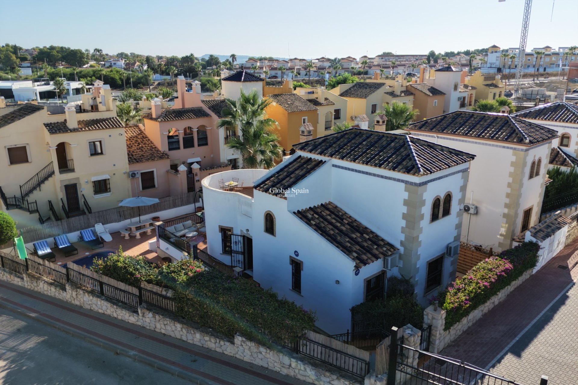 Resale - VILLA -
ALGORFA - Inland