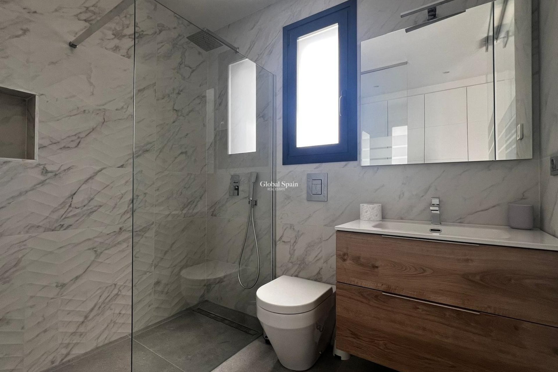 Resale - VILLA -
ALGORFA - Inland