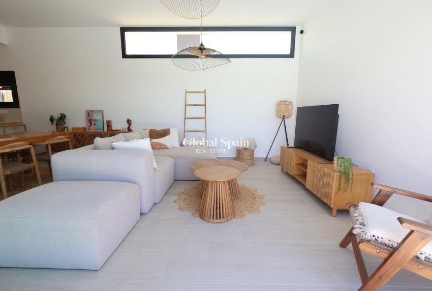 Resale - VILLA -
ALGORFA - Inland