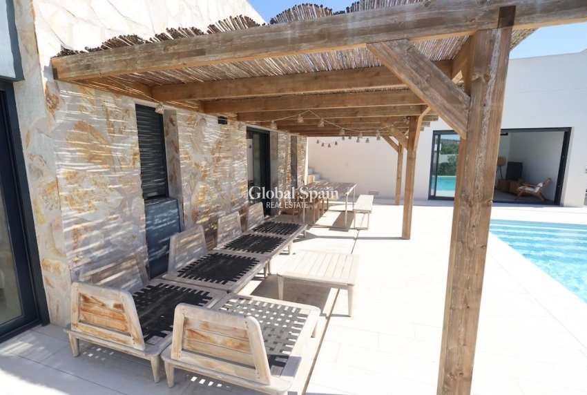 Resale - VILLA -
ALGORFA - Inland