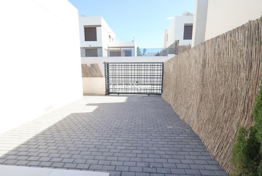 Resale - VILLA -
ALGORFA - Inland