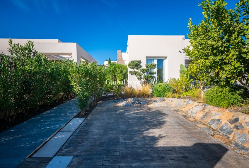 Resale - Villa -
ALGORFA - LA FINCA GOLF / ALGORFA