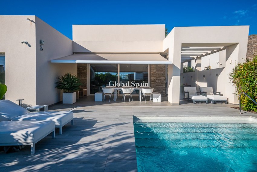 Resale - Villa -
ALGORFA - LA FINCA GOLF / ALGORFA