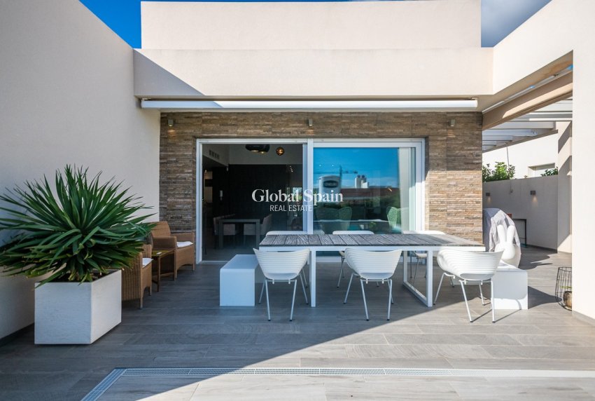 Resale - Villa -
ALGORFA - LA FINCA GOLF / ALGORFA