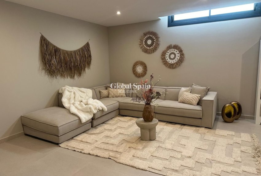 Resale - VILLA -
ALGORFA - LA FINCA GOLF / ALGORFA