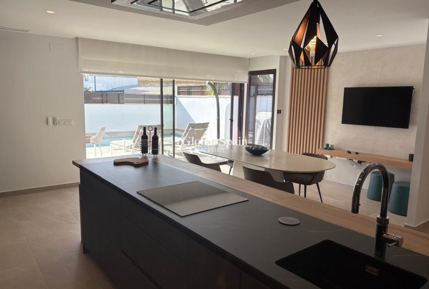 Resale - VILLA -
ALGORFA - LA FINCA GOLF / ALGORFA