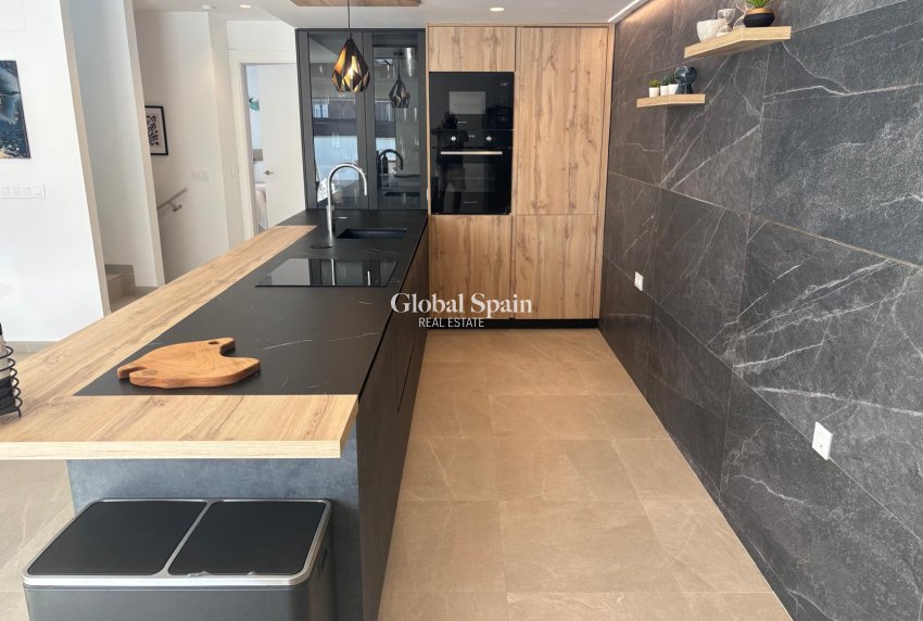 Resale - VILLA -
ALGORFA - LA FINCA GOLF / ALGORFA