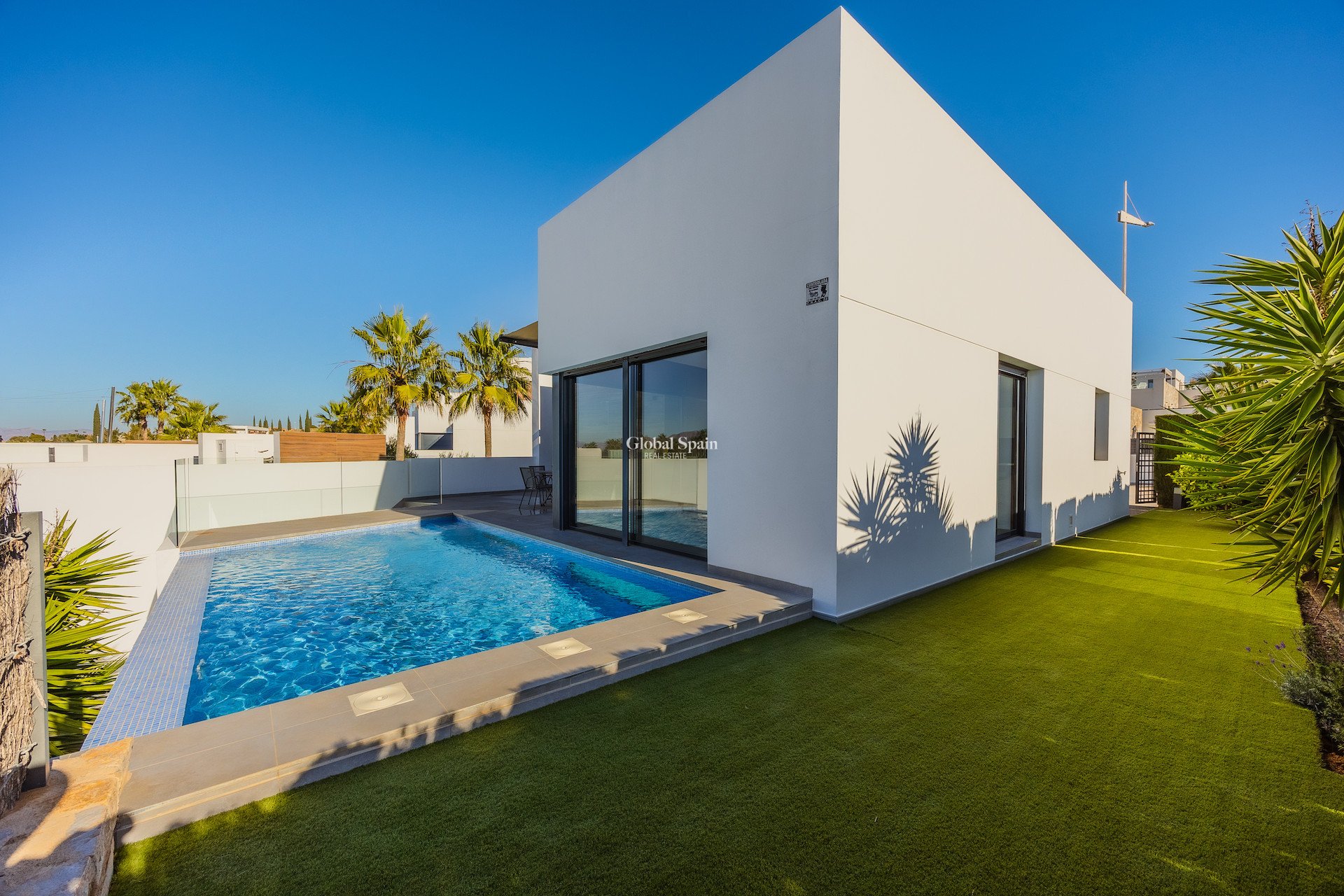 Resale - VILLA -
ALGORFA - LA FINCA GOLF / ALGORFA