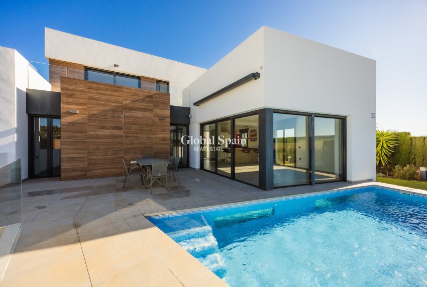 Resale - VILLA -
ALGORFA - LA FINCA GOLF / ALGORFA