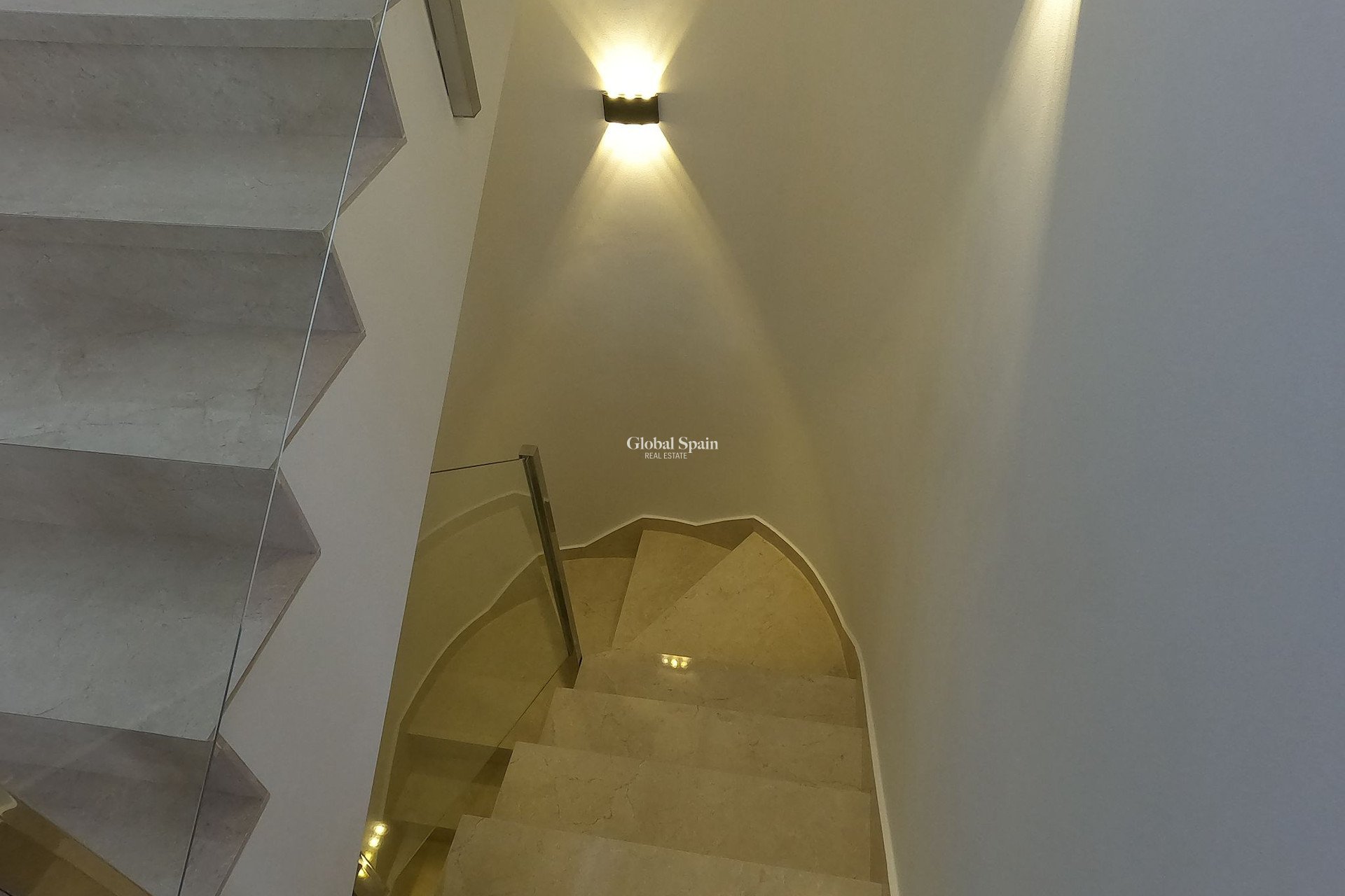 Resale - VILLA -
ALGORFA - LA FINCA GOLF / ALGORFA